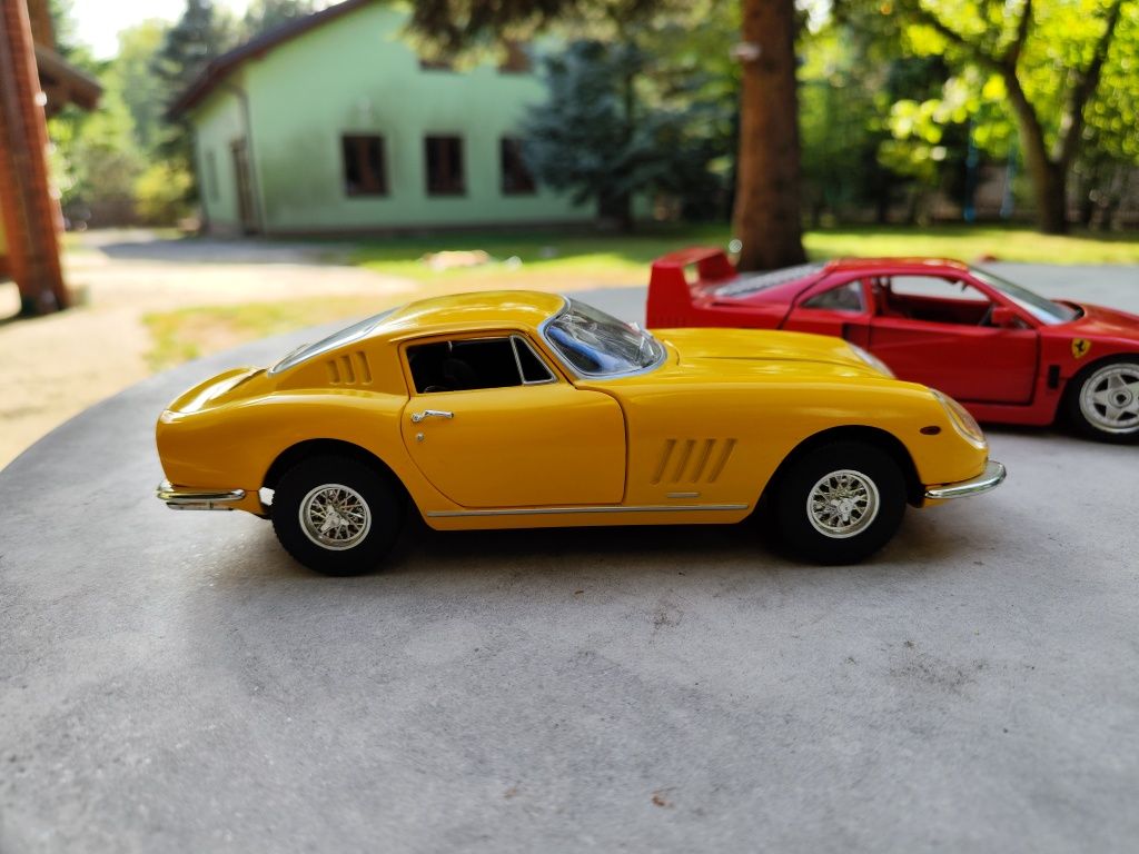 Ferrari GTB-4 Ertl 1:18