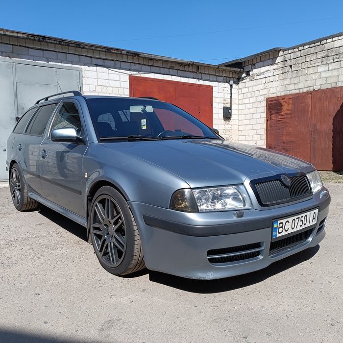 Skoda Octavia Tour 1.8т  4*4 2006