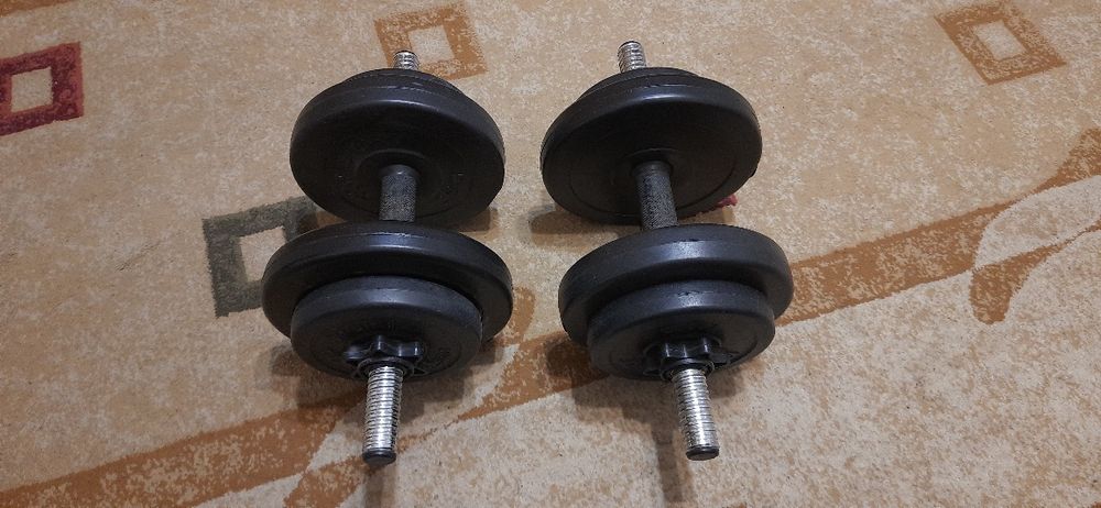 Продам гантелі .Були в використанні.