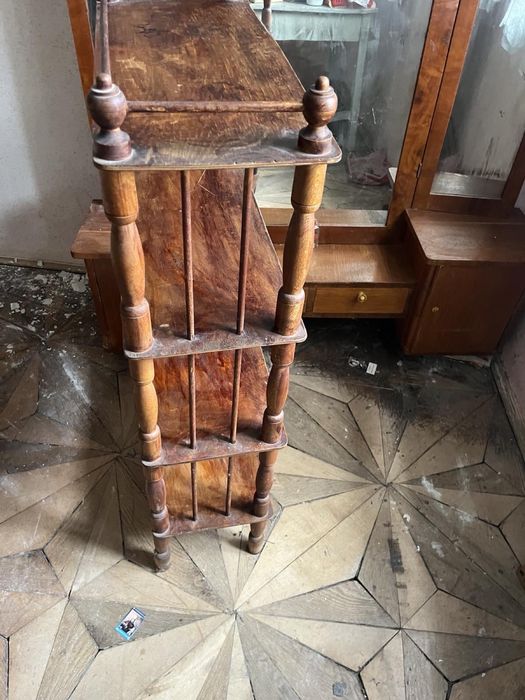 Етажерка. з часів Польщі