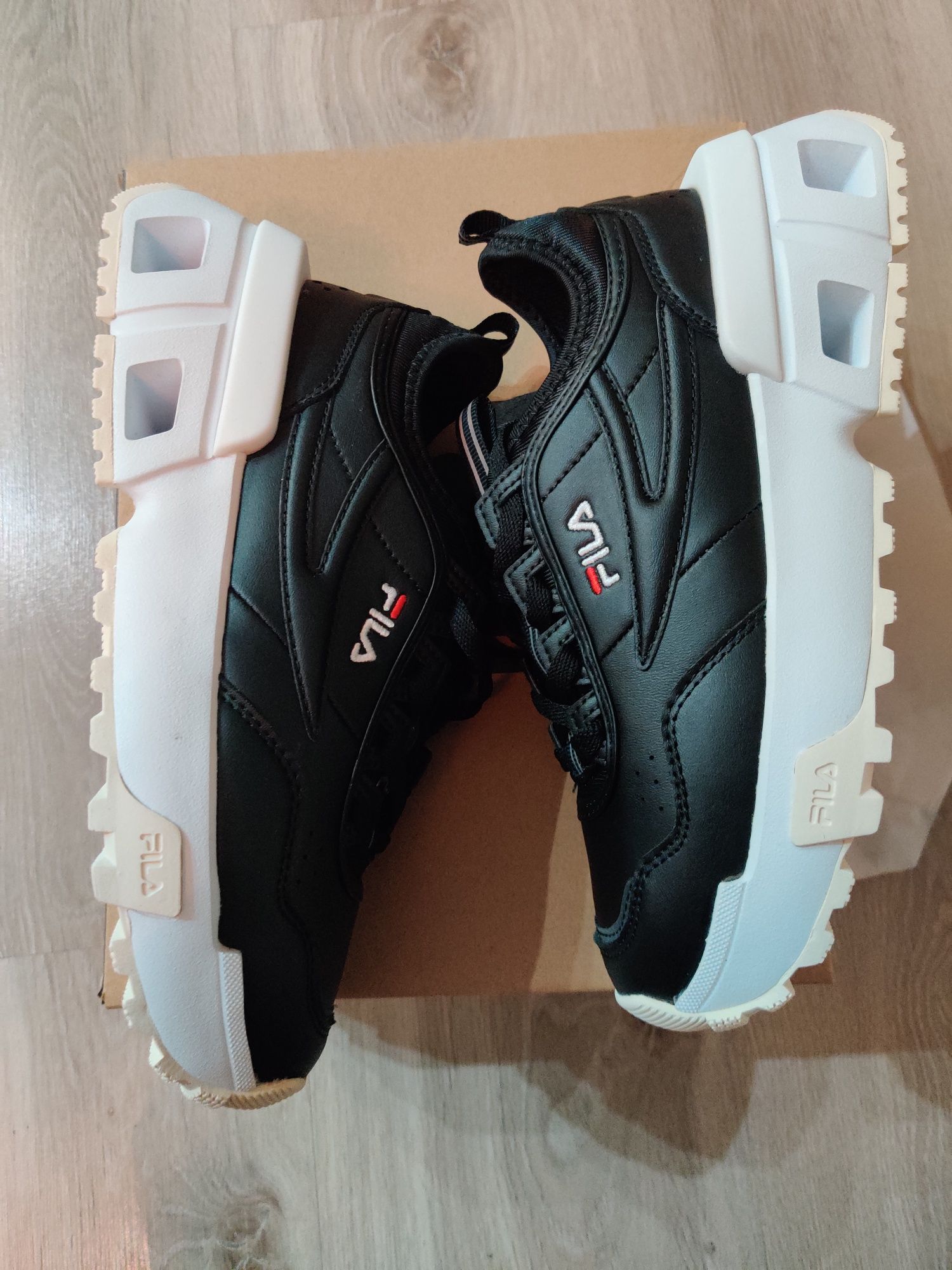 Buty damskie FILA upgr8 wmn black 39