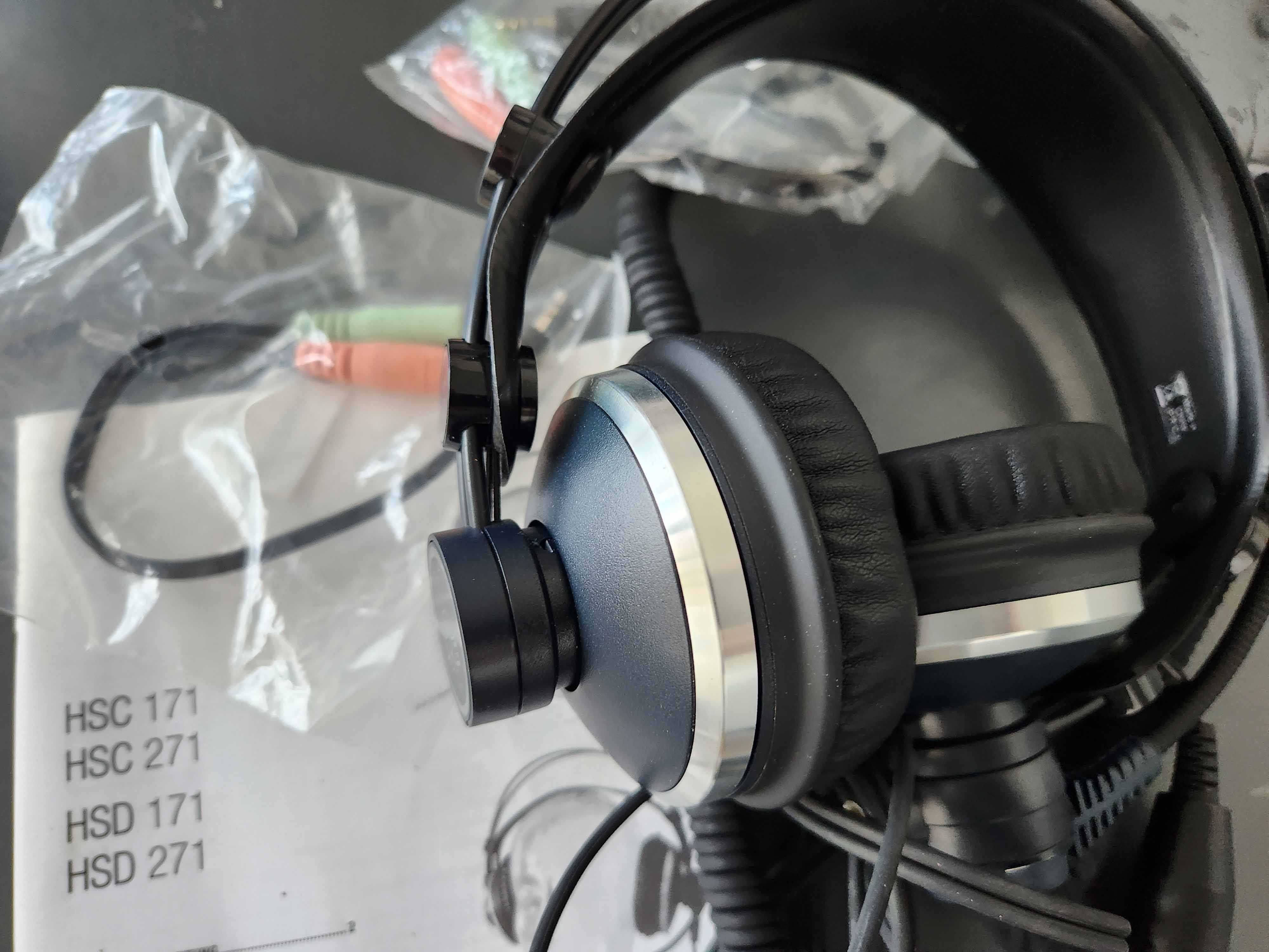 Auscultadores com Microfone Akg HSC171Studio