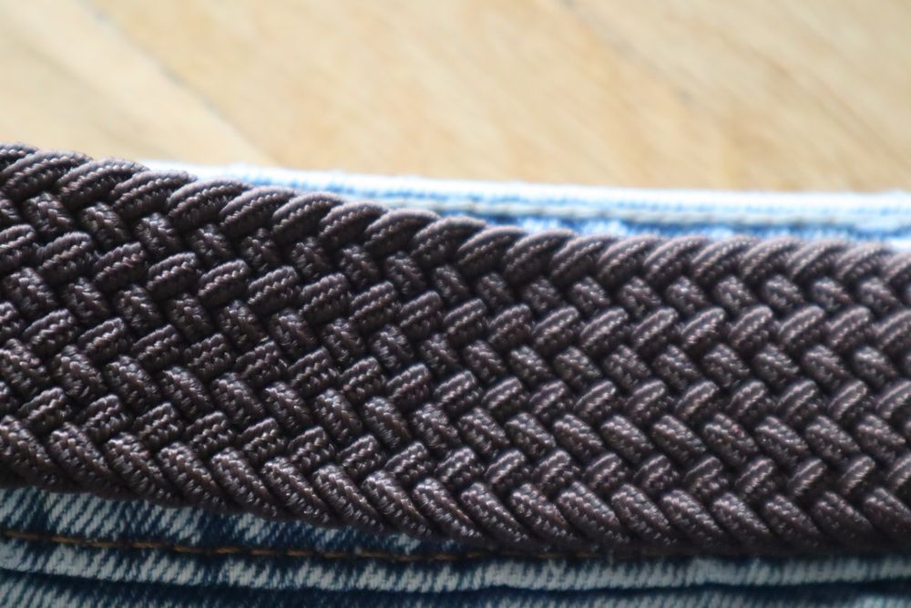 Pasek pleciony brązowy 105 cm