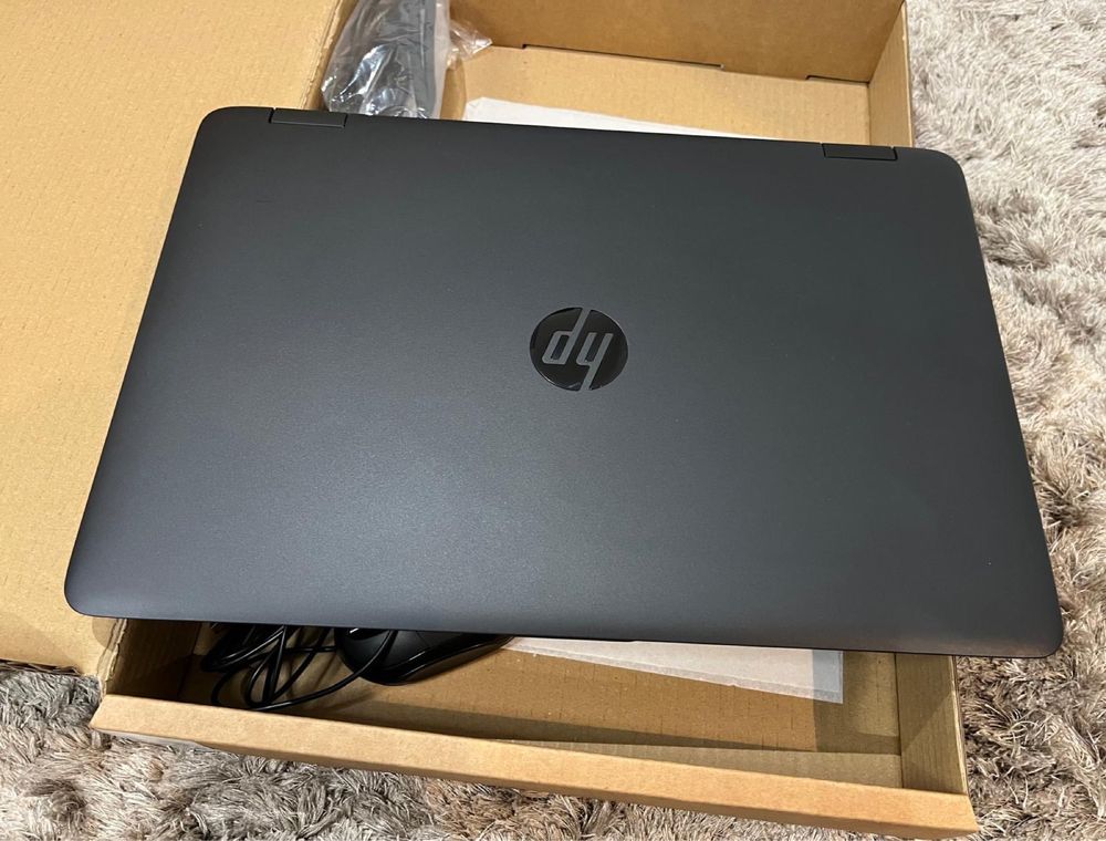Pc portatil HP i7, 8gb, 256gb ssd, Windows Pro