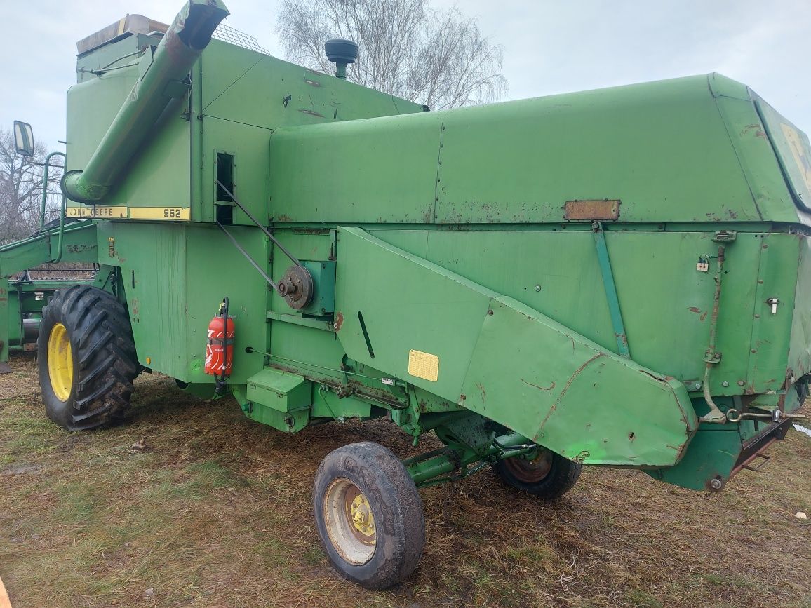 Комбайн John Deere 952 + січкарня + дві жатки