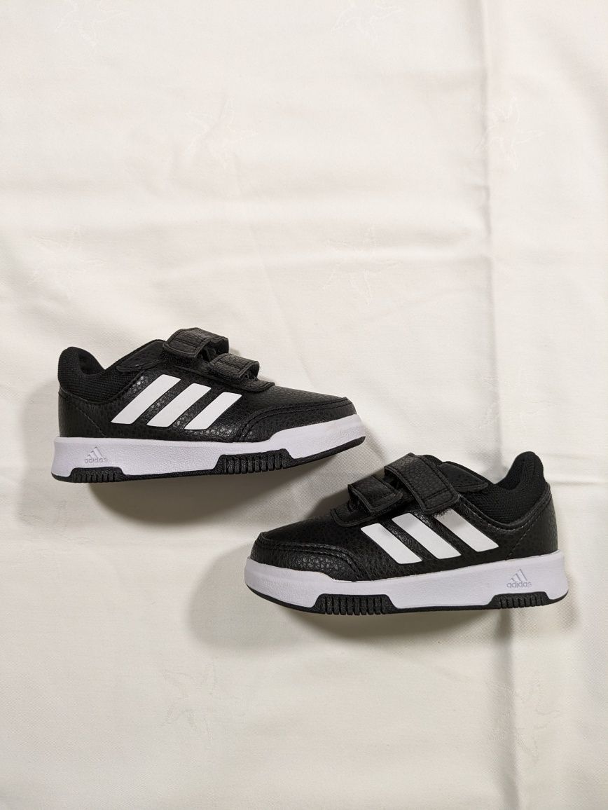 Sapatilhas Adidas - novas