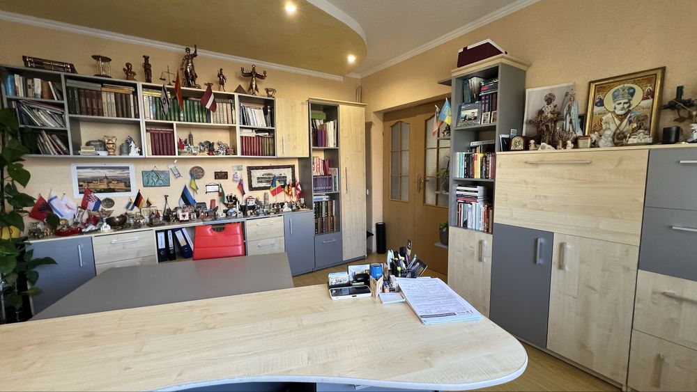 Продається будинок у центрі міста Стрий