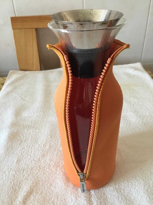 Garrafa/Decanter Com Capa Térmica da Marca Eva Solo