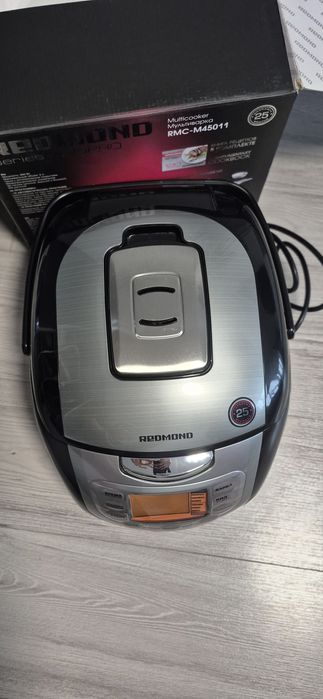 Продам мультиварку, пароварку Redmond