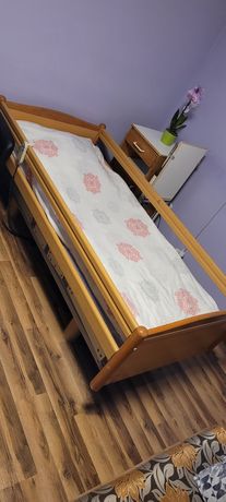 Łóżko rehabilitacyjne i szafka