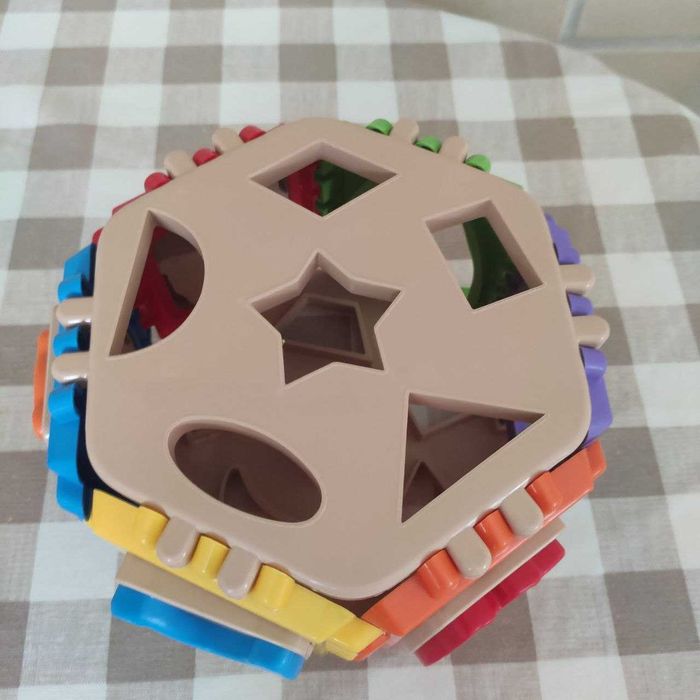 Розвиваюча іграшка сортер