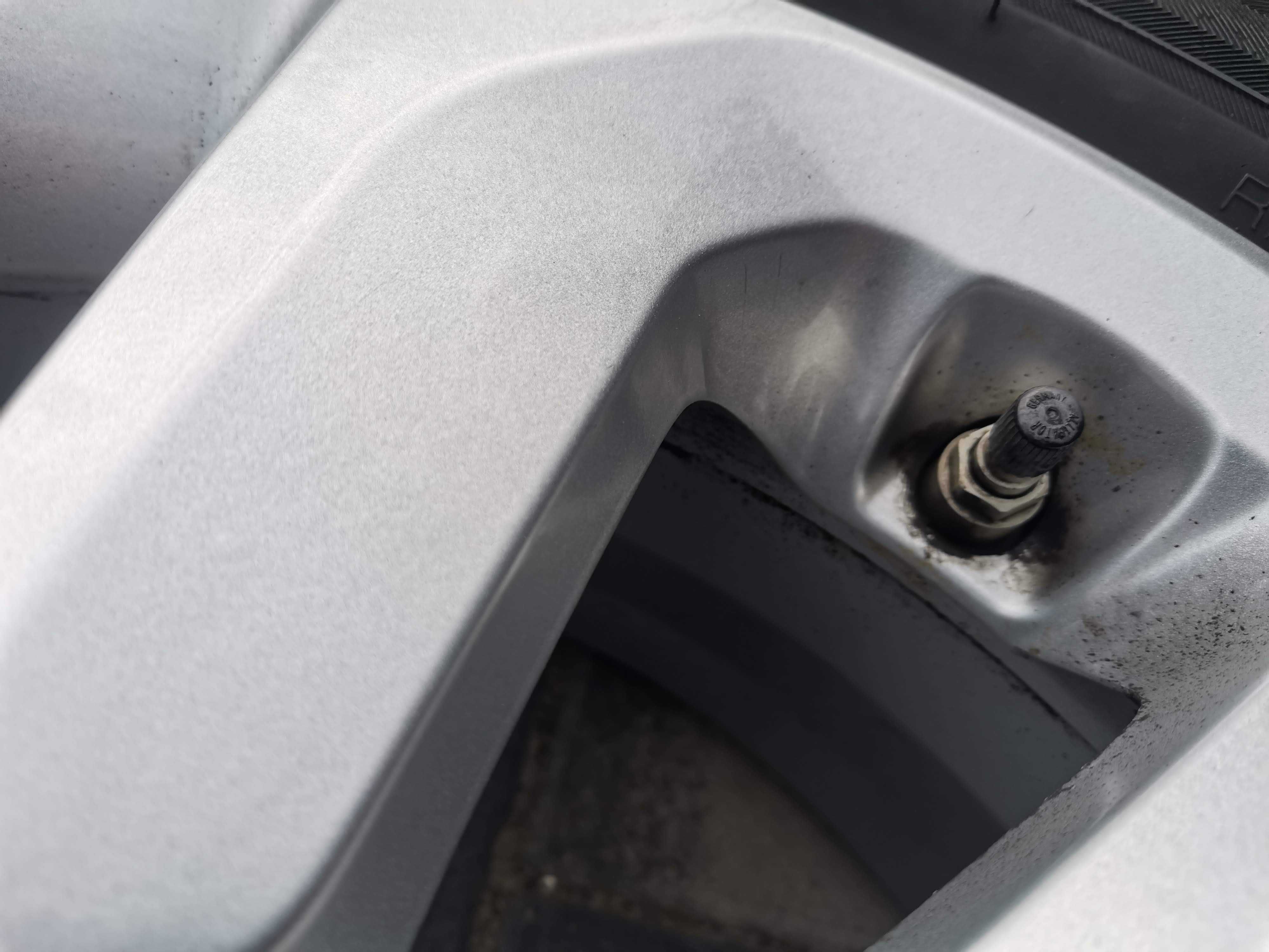 Felgi KIA RIO Picanto 6Jx16H2 4x100 ET43 TPMS
