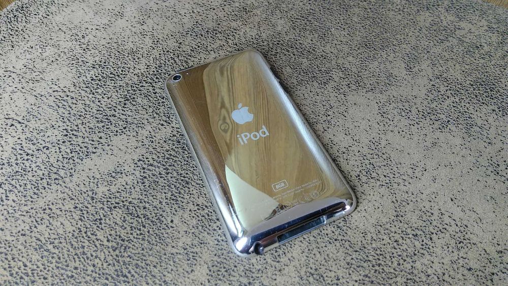 Apple Ipod A1367 робочий незаблокований 8 гб оригінал+ кабель