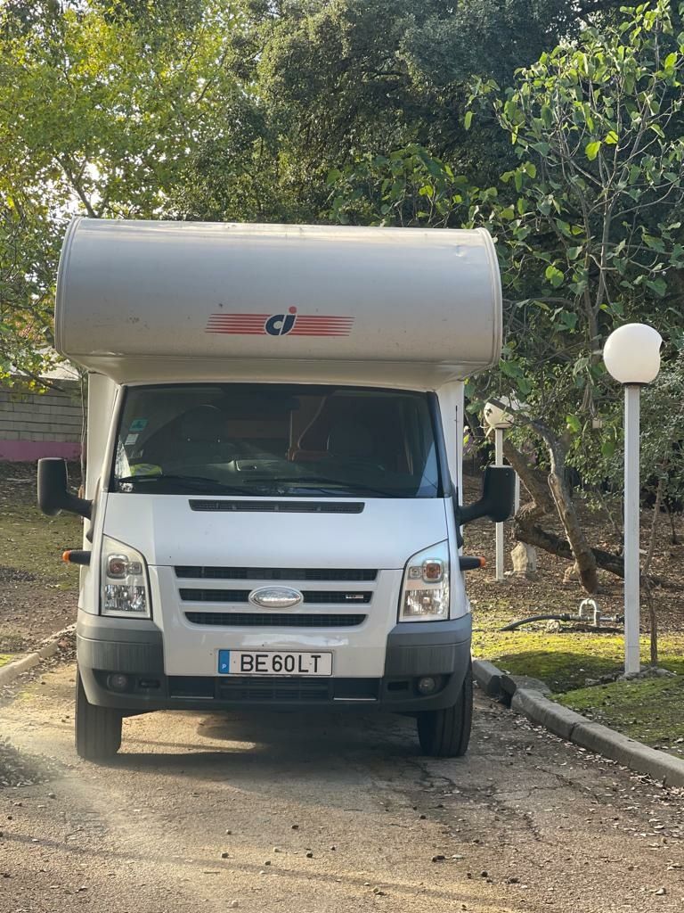 Autocaravana só 60 mil km