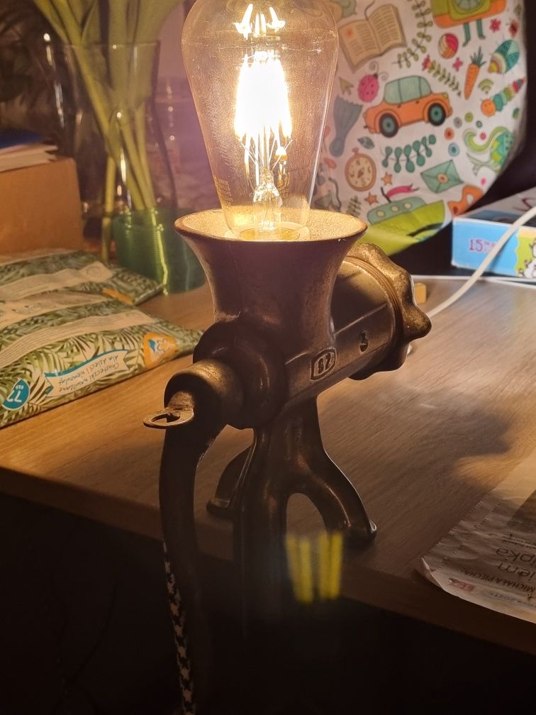 Lampa na stół, szafkę nocną loft, vintage z maszynki do mielenia mięsa