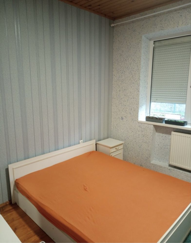 Оренда будинку з гаражем  3 кімнати на вул Одеська