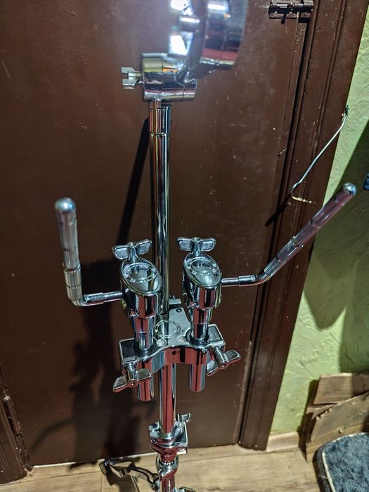 Продам барабанную стойку для томов