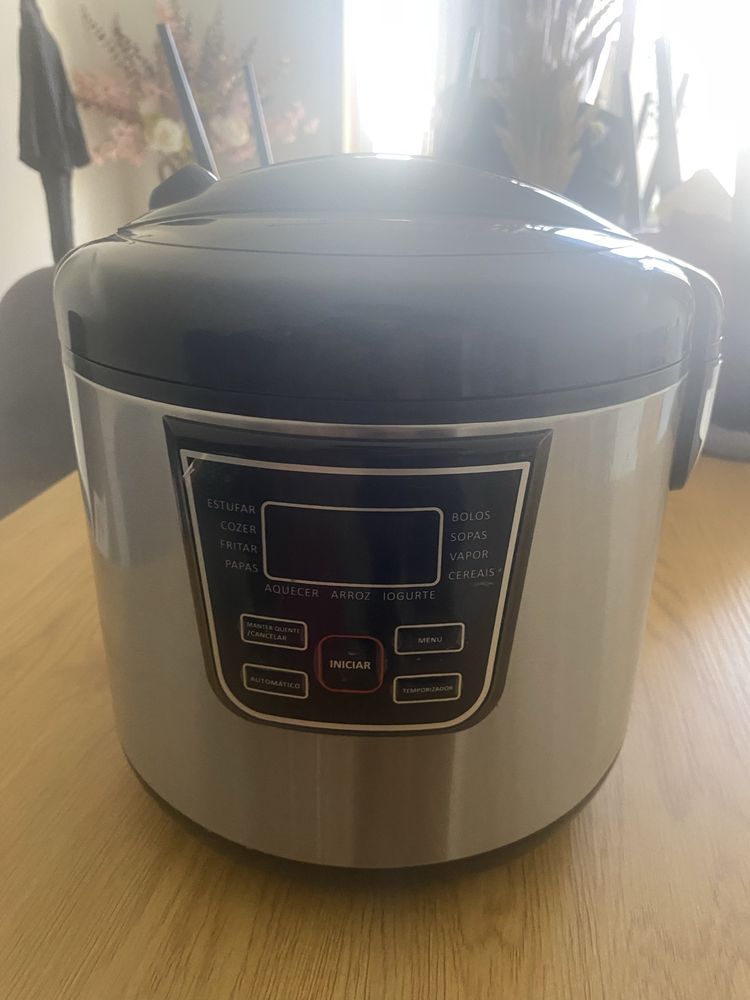 Panela eletrica robot de cozinha  multifunções pouco usada
