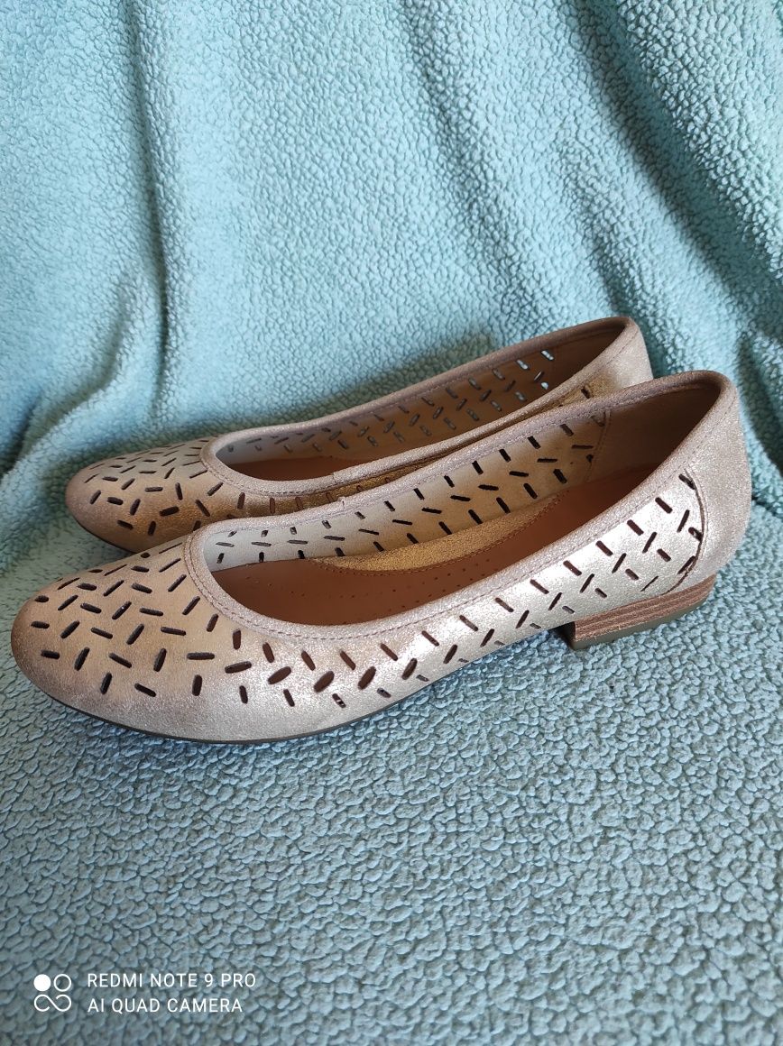 Clarks active air шкіряні туфлі балетки 40 (26,5) НОВІ