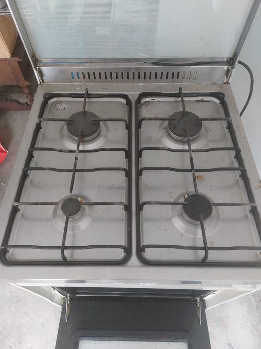 Fogão com forno, usado