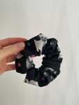 gumka do włosów scrunchie w mopsy mops