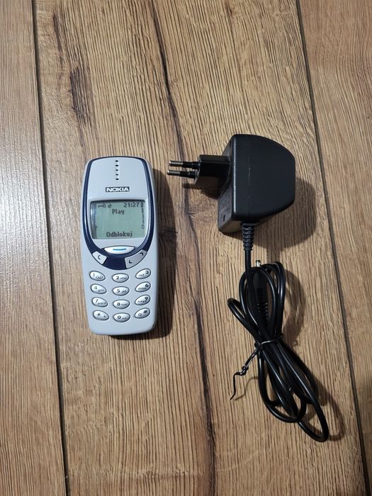 Nokia 3330 z ładowarka