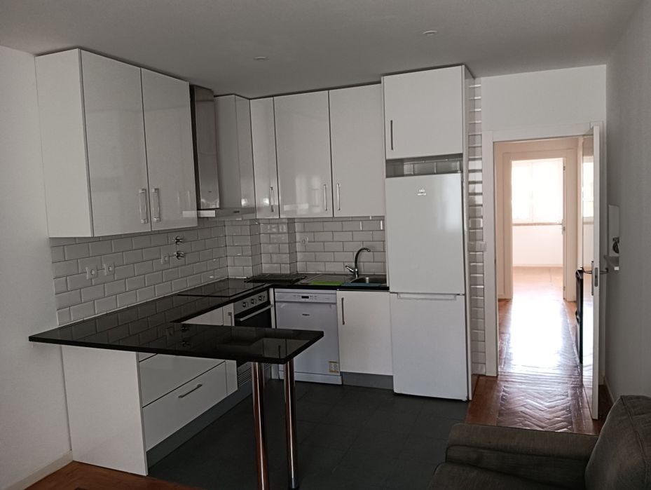 T2 Eletrodomésticos e varandas na Ajuda zona calma