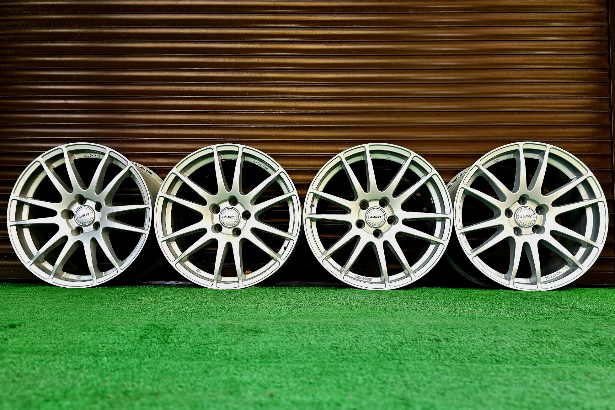 Оригінальні диски R18 5.112 Alutec Monster Audi Volkswagen Mercedes