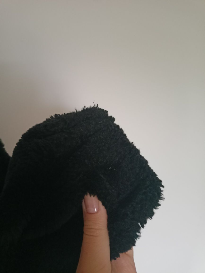 Czarne krótkie futerko Bershka XS S