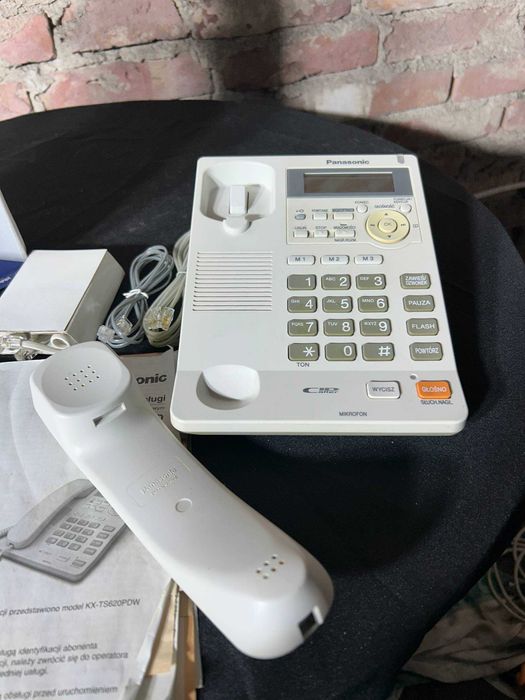 Telefon stacjonarny Panasonic KX-TS620PDW z sekretarką