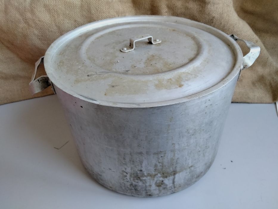 Кастрюли алюминиевые 9,5 и 8 л