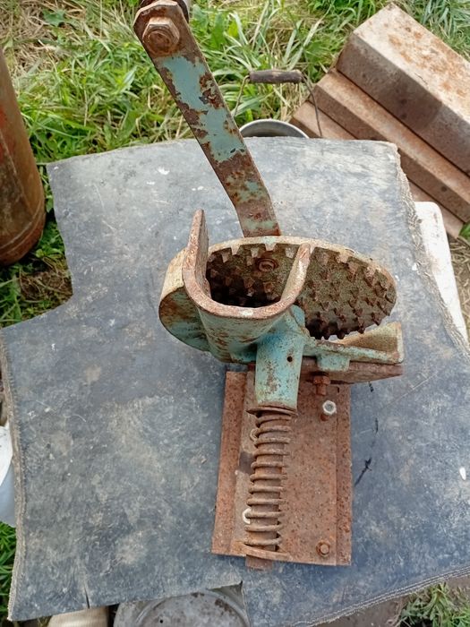 Продам кукурузочистку для бистрой чистки зерен от качана ссср