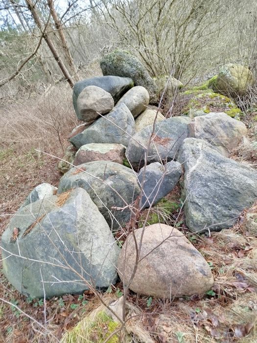 Kamienie, głazy sprzedam