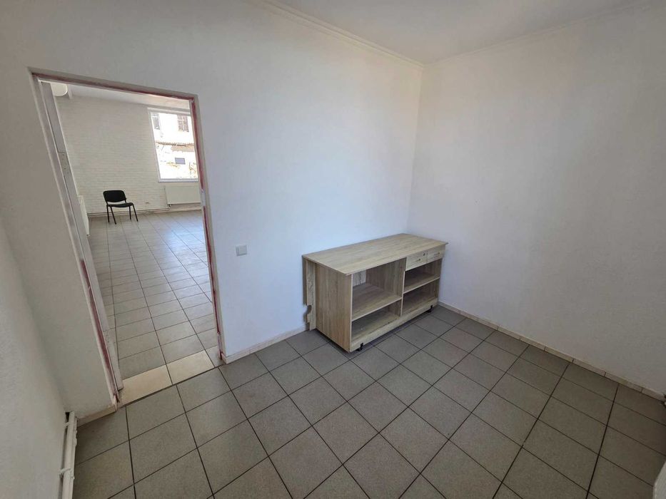 нежитлове приміщення м. Кам'янка-Бузька ( центр )