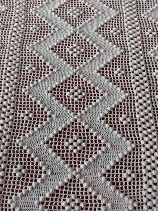 Manta feita em crochet