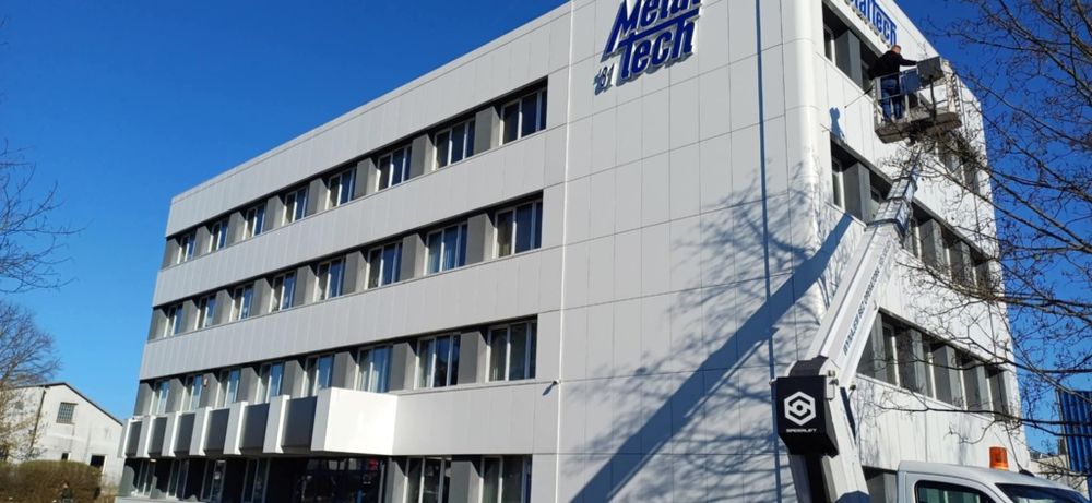 Usługi mycia i malowania mieszkań, domów, hal