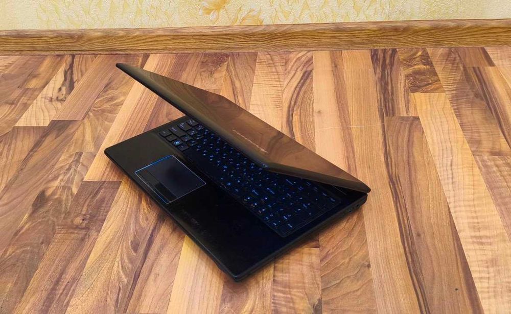 Мощный Игровой 15.6" 4 ядра i5,ОЗУ-6гб,1Гб Nvidia710M,SSD400,GTA5