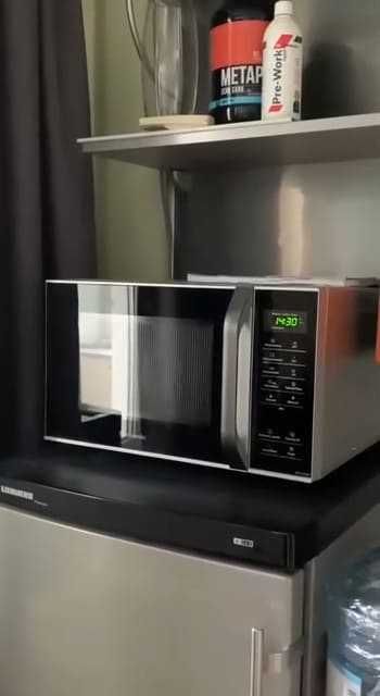 Продам Мікрохвильову піч Panasonic микроволновку Бу духовка