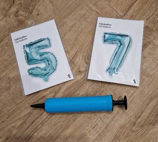 2 balões de aniversário: 5 e 7 anos + máquina para encher balões