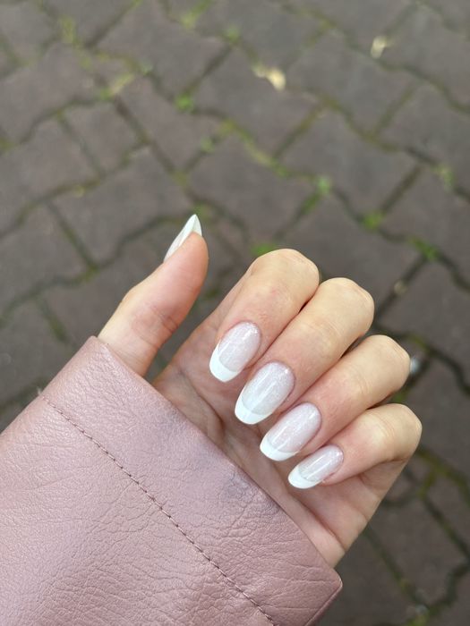 Stylizacja paznokci ( paznokcie zelowe )