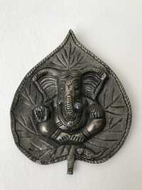 Placa de suspensão representando Ganesha