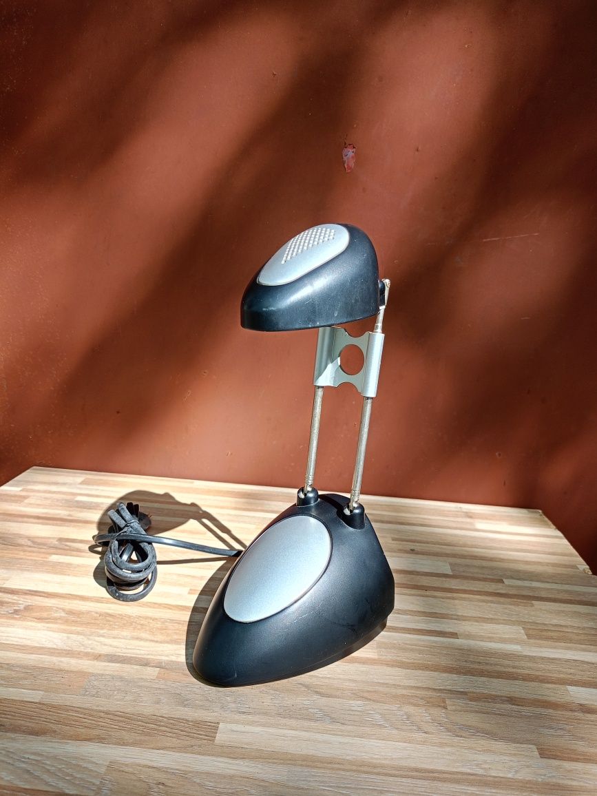 Lampka biurkowa z regulowanym stelażem za jedyne 14,99PLN