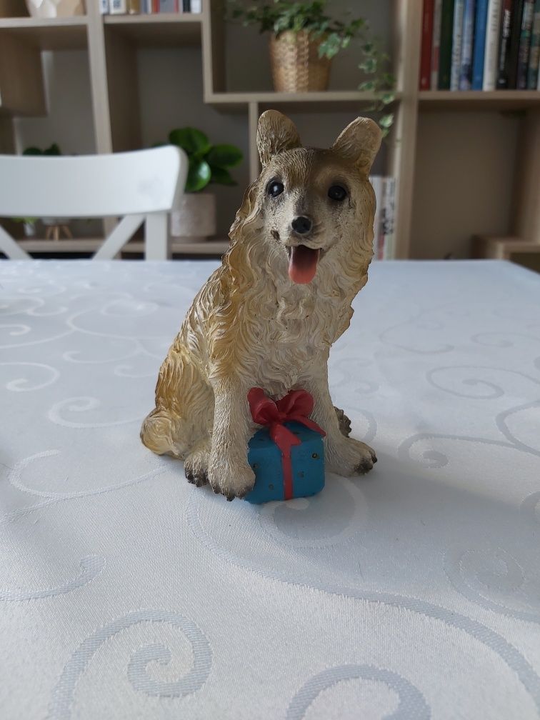 Figurka siedzący pies ozdoba do domu prezent