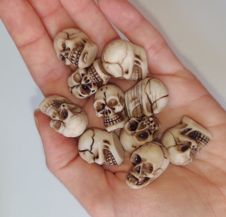 Zestaw czaszek do terrarium lub akwarium wystrój 10x mini czaszki