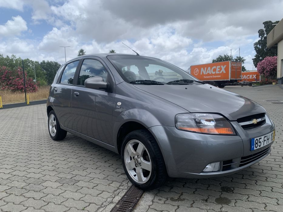 Chevrolet Kalos 1.2 SE looks