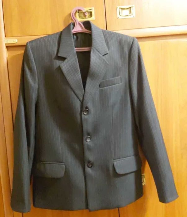 Школьный костюм для старшеклассника