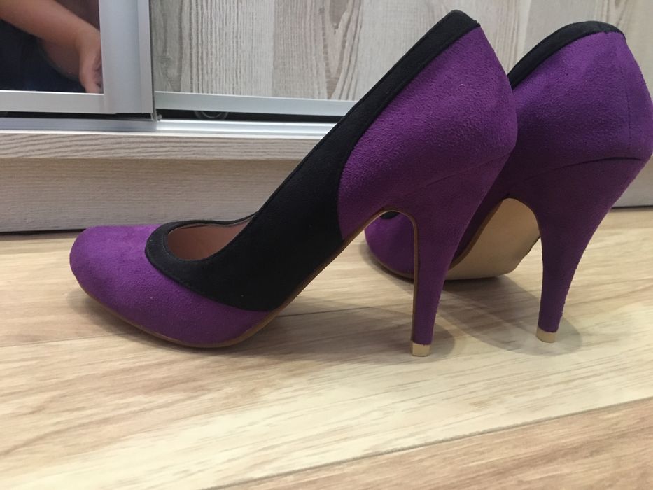 Czółenka, szpilki fioletowe, zamszowe - rozm. 39