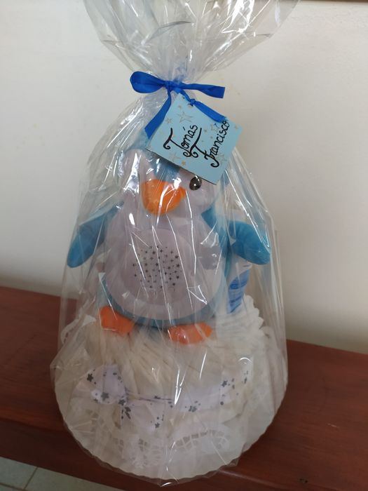 Bolo de fraldas presente bebé recém-nascido