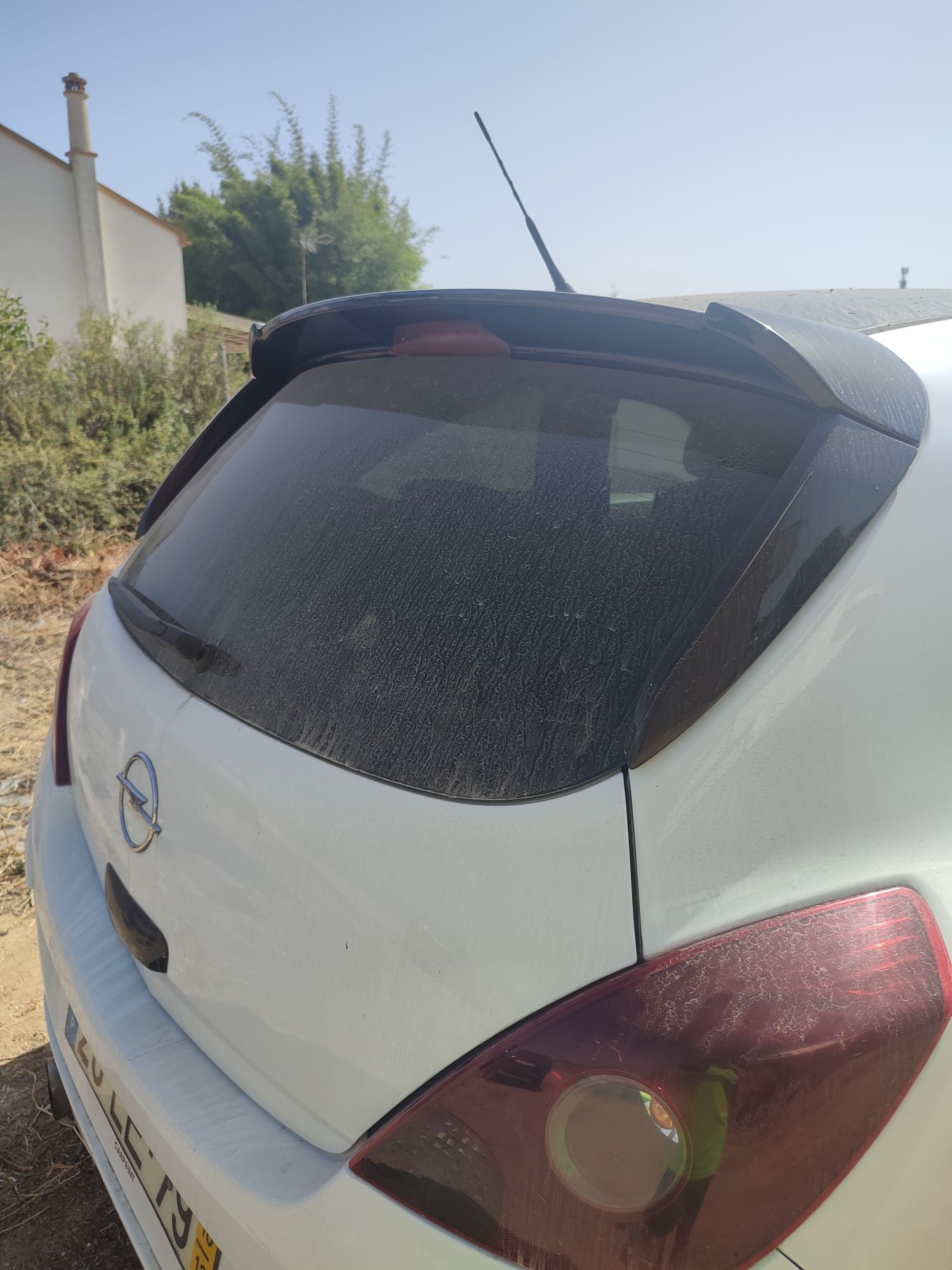 (RESERVADO) Opel Corsa D 2010 1.2 GPL com Kit Plásticos OPC - Acident