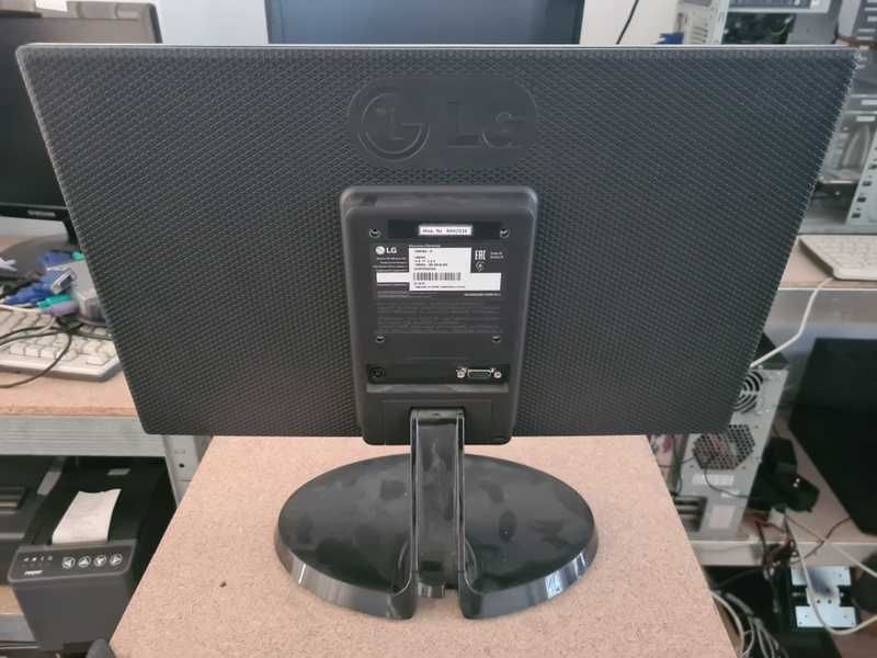 Монітори Asus,  LG,  Philips